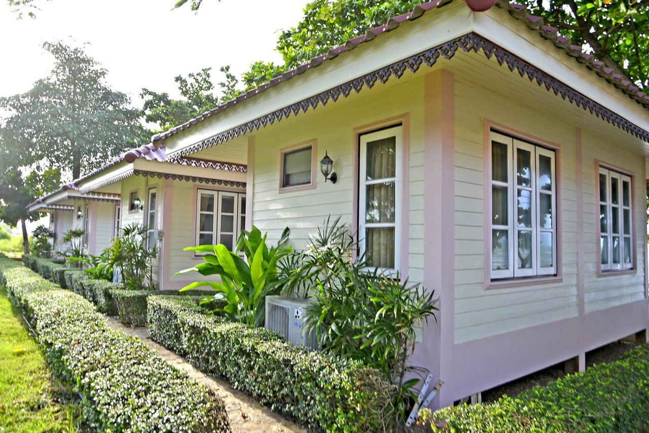 The Iris Resort Chao Lao Beach Exterior foto